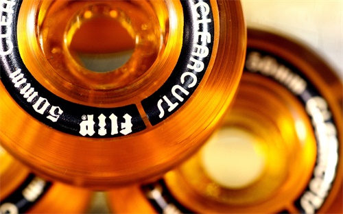大人为什么要租学区房呢，学区房是什么意思难道想读某个高中必须到旁边买房么那别人租